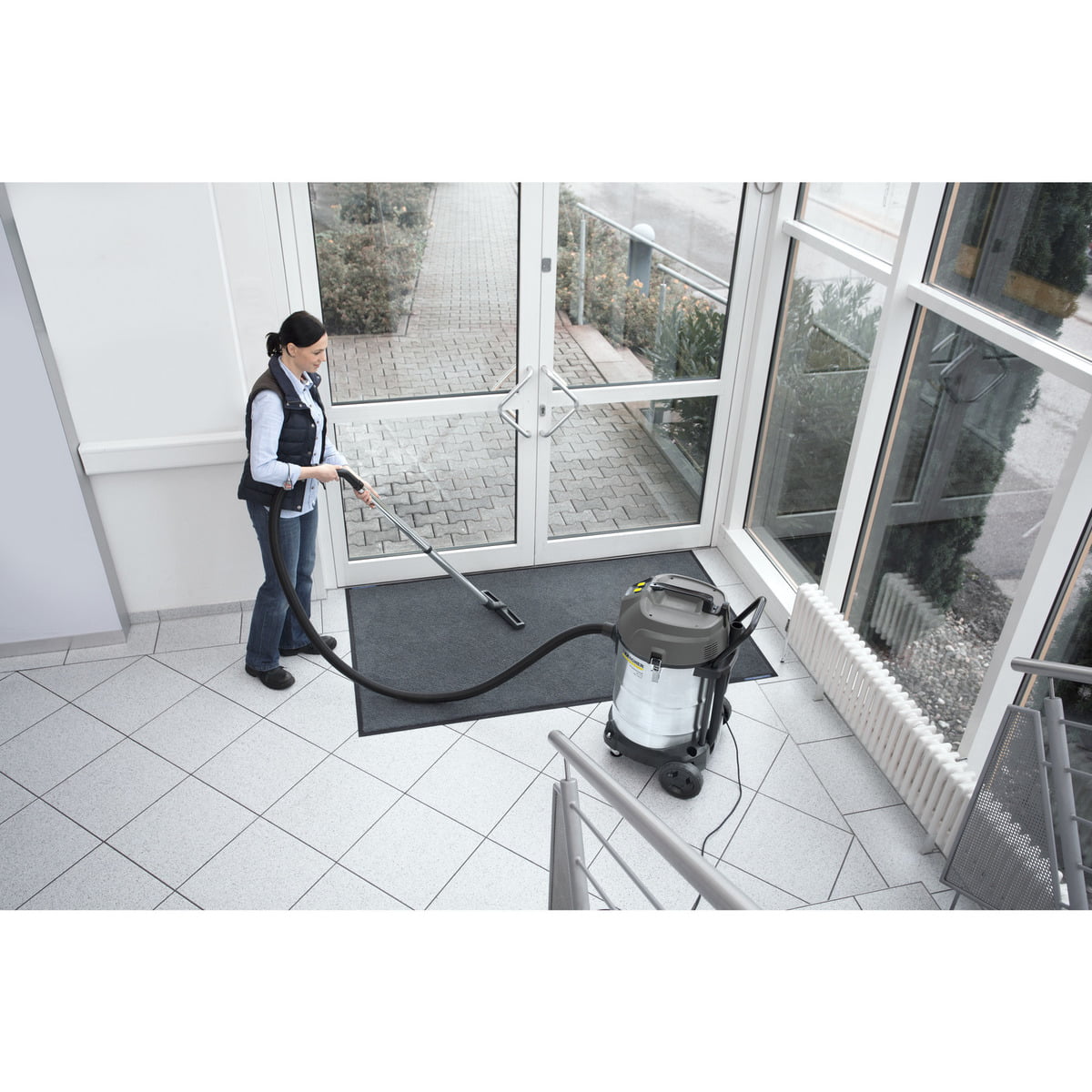 Aspiradora NT 70/2 Polvo y Agua Karcher - Imagen 8