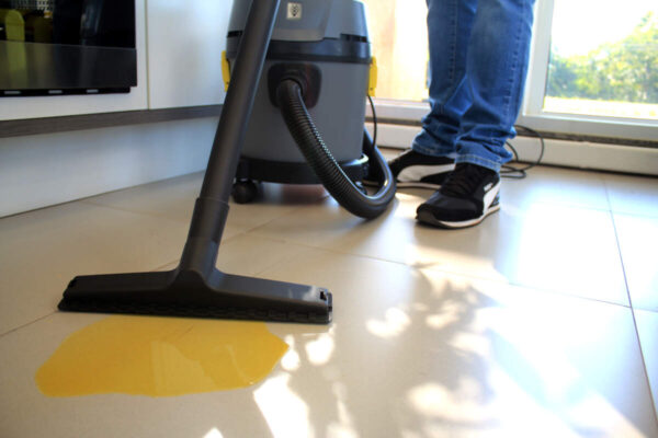 Aspiradora Agua y Polvo Karcher NT15/1
