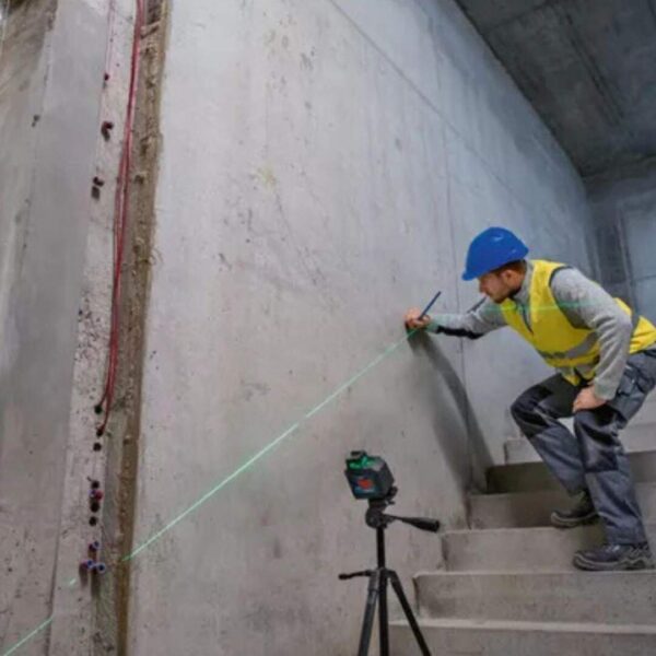 Nivel Láser Verde Bosch Gll 2-20 G 10m + Trípode Bt 150