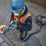 Esmeril Angular Inalámbrico Dewalt Dcg418t1 4 1/2 60v + 1 Batería 6ah y Cargador - Imagen 7