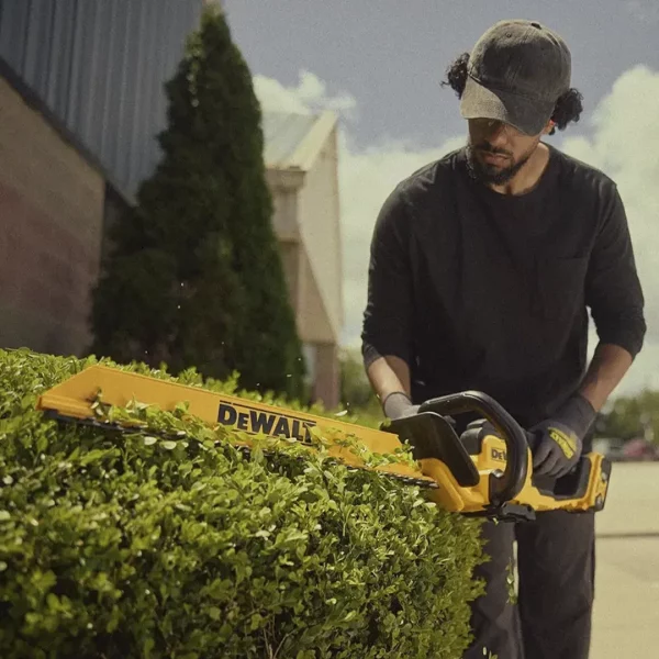 Cortasetos Inalámbrico 22" 20V MAX Dewalt DCHT821B – Sin Baterías - Imagen 5